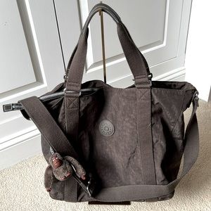 Kipling Adara Medium Brown Tote with Charm 🤎🤎🤎